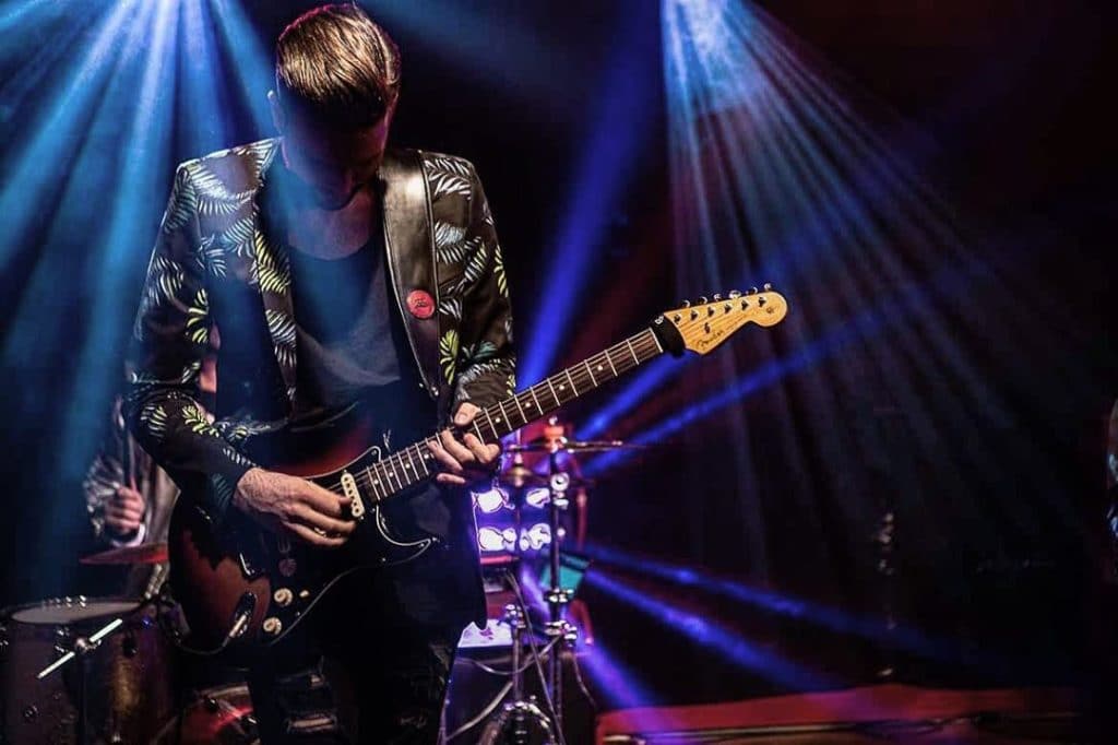 guitar to be K - party - show - light - cover